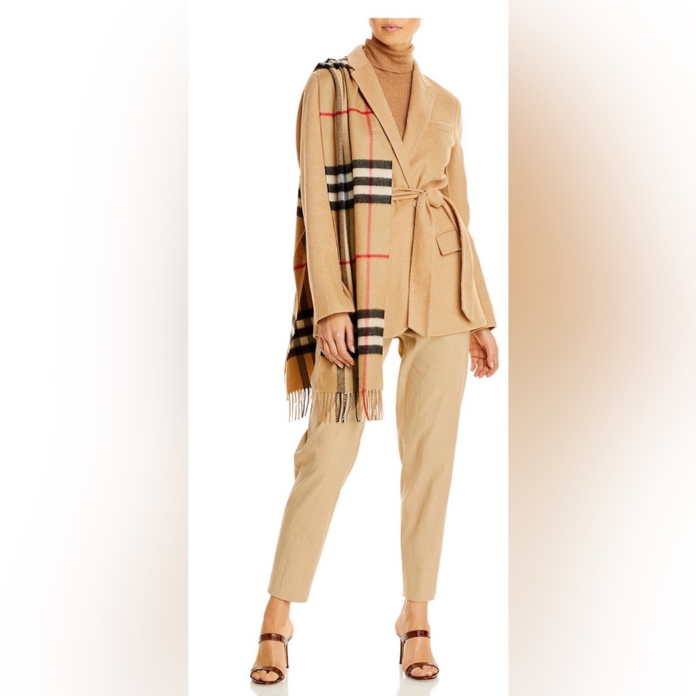 Burberry AUTHENTIC Beige and Black Checkered cashmere Scarf⭐️ - Picture 4 of 16